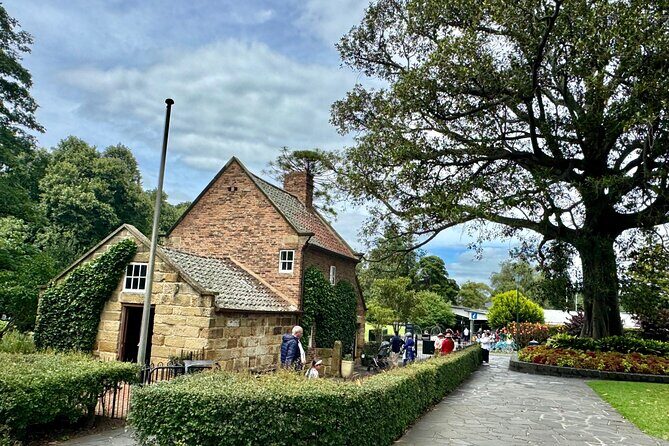 4 Hours Sightseeing Small Group Tour in Melbourne City - Fitzroy Gardens: a green break in the middle