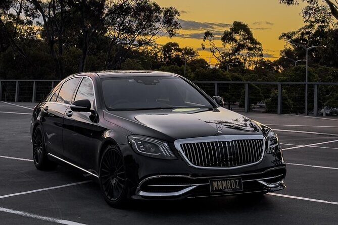 Airport Transfers - Chauffeur Car & Limo Services of Melbourne - Pricing and who this Melbourne Airport transfer fits