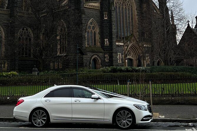 Airport Transfers - Chauffeur Car & Limo Services of Melbourne - Communication with your chauffeur: why it reduces travel stress