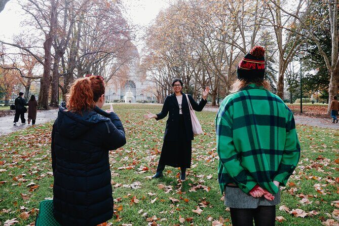Badass Women of Melbourne Walking Tour - Timing, distance, and what to wear for an easy 2-hour city walk