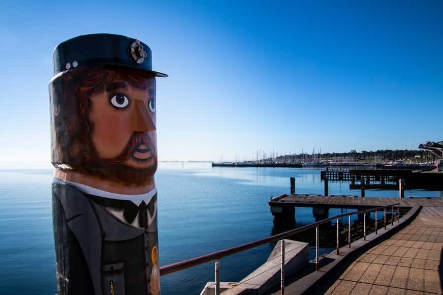 From Melbourne: Bay Sightseeing and Ferry Ride with Lunch - Point Lonsdale Lighthouse: the photo stop that also resets your senses