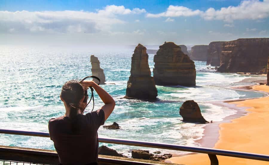 From Melbourne: Great Ocean Road Full-Day Guided Trip - From Memorial Arch to Kennett River: Wildlife and Photo Stops