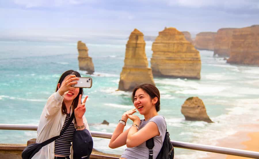 From Melbourne: Great Ocean Road Full-Day Guided Trip - 12 Apostles, Gibson Steps, and Loch Ard Gorge: The Coast at Full Volume