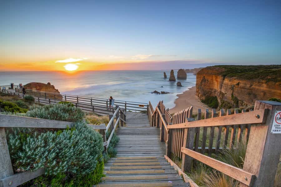 From Melbourne: Reverse Great Ocean Road Day Trip with Lunch - Apollo Bay coastal drive: cliffs, beaches, and koala-spotting