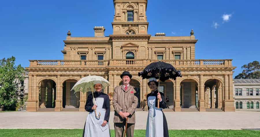 From Melbourne: Werribee Open Range Zoo & Werribee Mansion - From Flinders Street to Werribee: How the Day Flows