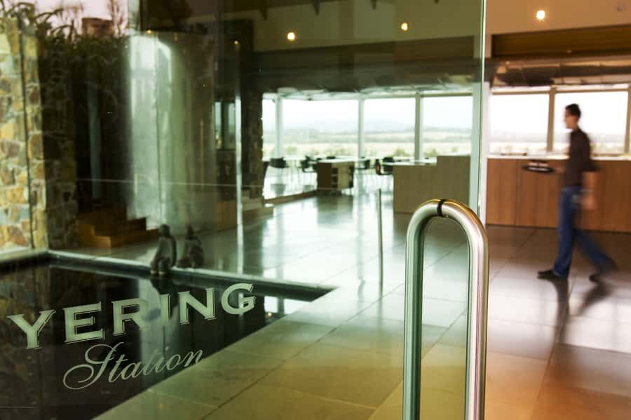 From Melbourne: Yarra Valley Wildlife & Wine Day Tour - Yering Station lunch: picking your main course in a wine-bar setting