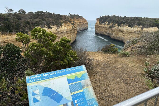 Great Ocean Road 12 apostles PRIVATE Luxury Tour 5 PAX all incl. - Loch Ard Gorge and the shipwreck connection