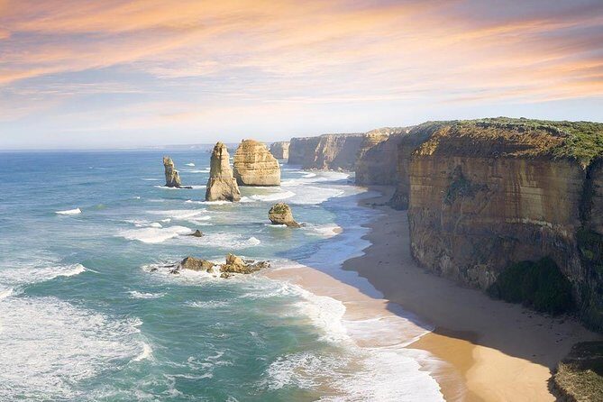 Great Ocean Road & Beyond 4 day Adventure Melbourne to Adelaide - Tower Hill Wildlife Reserve and Port Fairy: animals plus a real sense of place