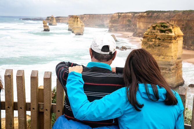 Great Ocean Road & Beyond 4 day Adventure Melbourne to Adelaide - Day 3: Mount Gambier’s Blue Lake/Warwar, sinkholes, and Penola lanes
