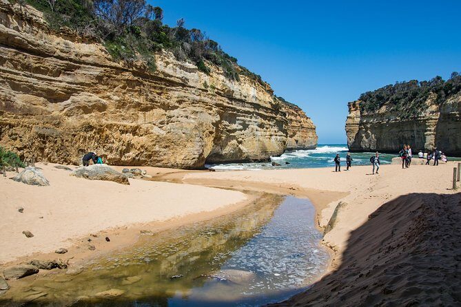 Great Ocean Road Grampians 3 Day National Park Tour Melbourne Roundtrip - Day 2 Tower Hill wildlife and Halls Gap hikes