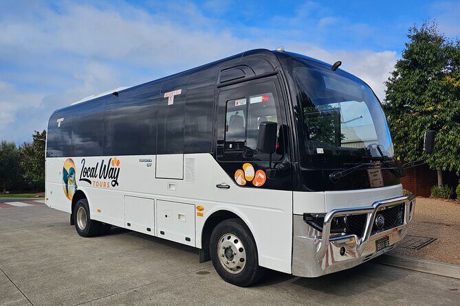 Great Ocean Road Small Group Tour with Dingos, Sparkling & Lunch - Wildlife Park time: dingoes, kangaroos, and emus with conservation education