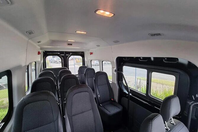 Great Ocean Road Tour Reverse –SML GRP-DLUX Mini Bus Hotel Pickup - Twelve Apostles: The Main Event (Plus the Helicopter Option)
