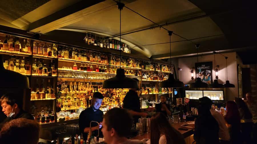 Hidden Bars Tour - A night route that’s more about finding than rushing