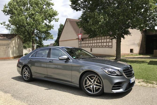 Luxury Chauffeur Car Melbourne Airport To CBD or city to airport - Who this Melbourne airport chauffeur fits best