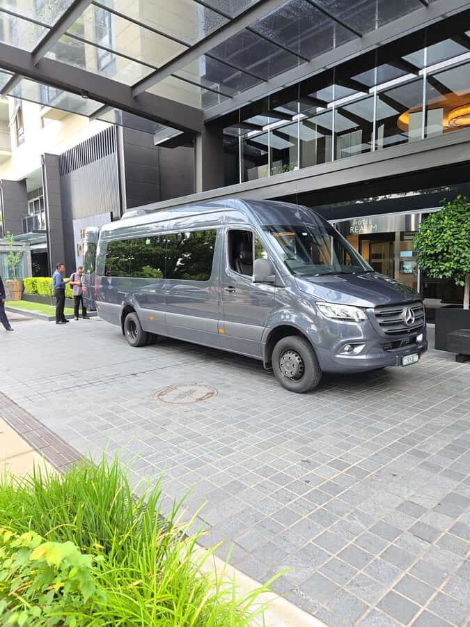 Luxury Private Great Ocean Road Tour – Up to 14 Guests - Twelve Apostles: the iconic stacks, seen without the scramble