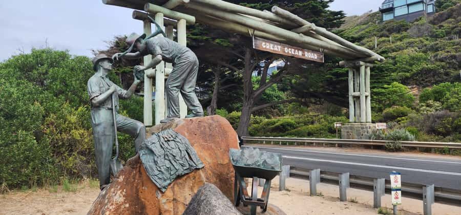 Luxury Private Great Ocean Road Tour – Up to 14 Guests - Optional swaps: Torquay surf culture and Otway Rainforest