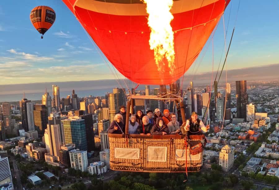Melbourne: 1-Hour Hot Air Balloon Flight at Sunrise - Meet at Pullman Melbourne on the Park, Then Off to Launch