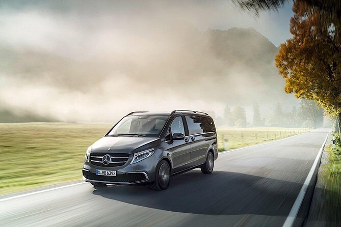 Melbourne Airport Transfer with Meet and Greet Service - Arriving at your hotel or elsewhere: luggage help and a clean landing