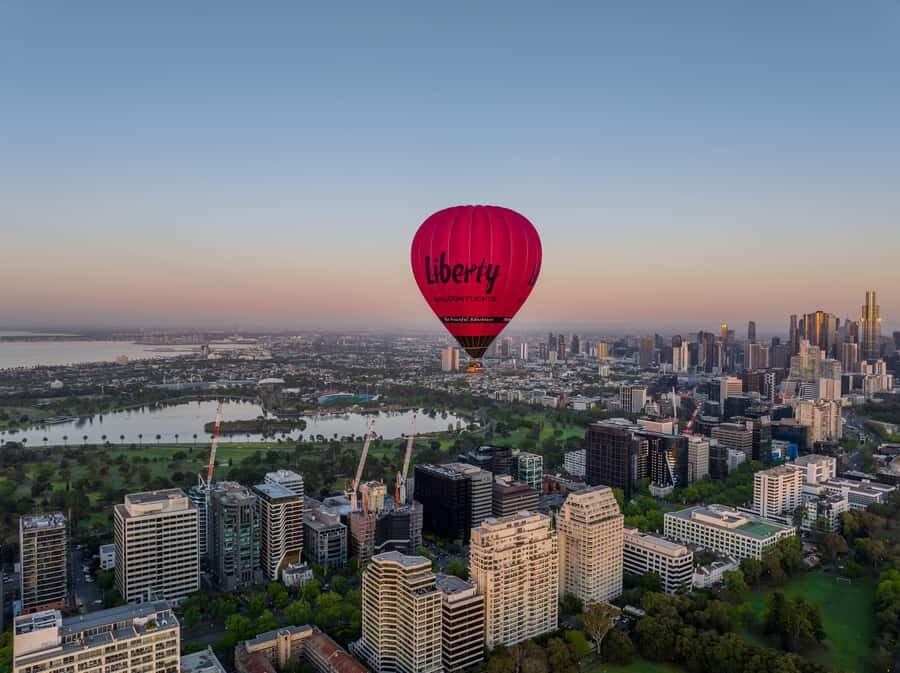 Melbourne: Balloon Flight at Sunrise with Breakfast - Meeting at Hotel Windsor: The Morning Rhythm
