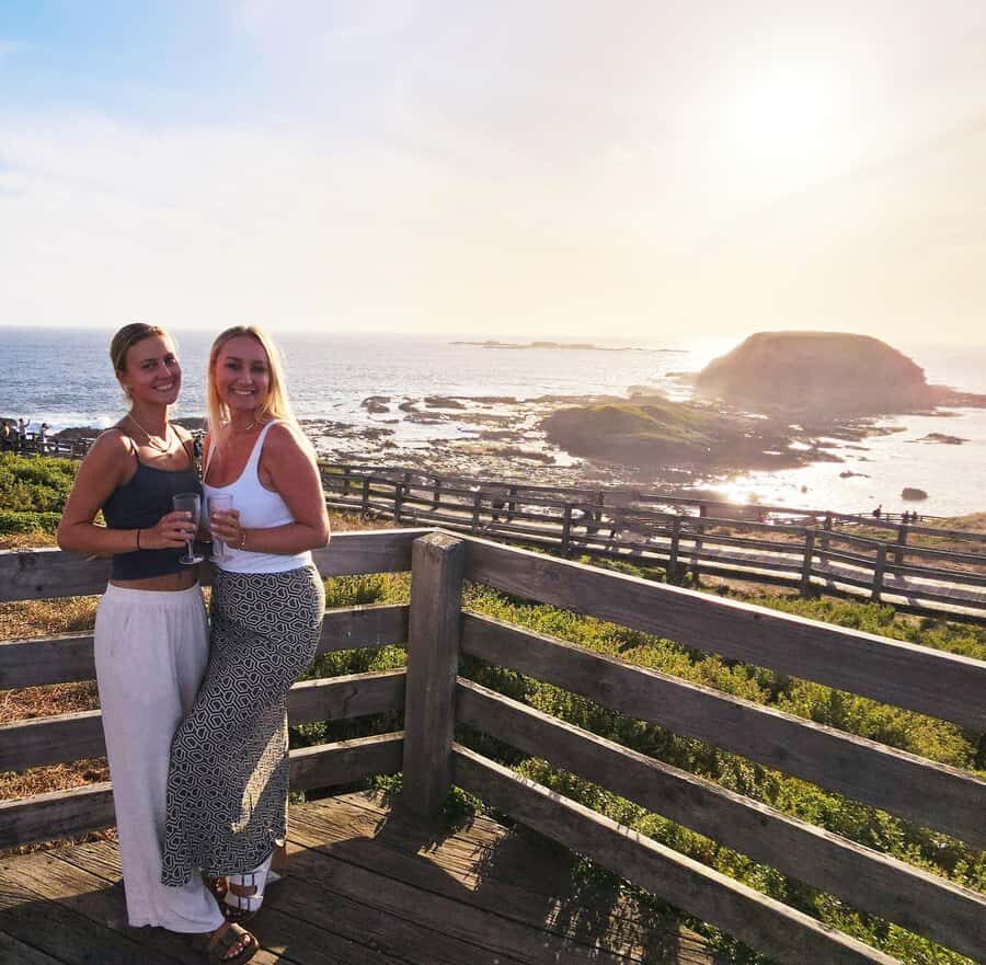 Melbourne: Boutique Phillip Island Wine, Dine & Penguin Tour - Cowes Free Time vs the Koala Conservation Reserve Upgrade