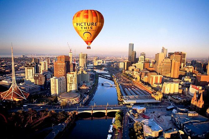 Melbourne City Card (2 Days): Visit Unlimited Attractions! - Countryside stops: mazes, cottage charm, and wool at Creswick