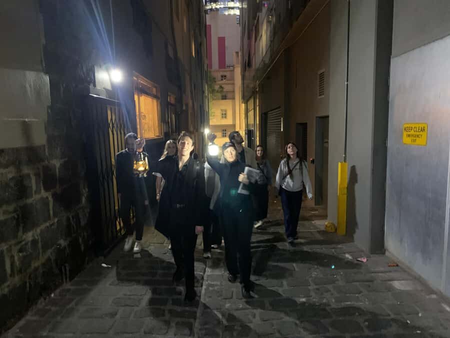 Melbourne: City Highlights Guided Walking Crime Tour - What makes 90 minutes feel like the right length