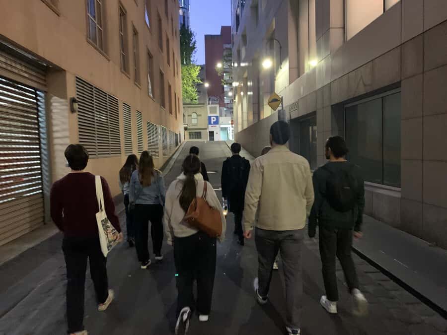Melbourne: City Highlights Guided Walking Crime Tour - Meeting point at Russell and Victoria: the lantern vibe starts immediately