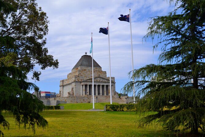 Melbourne Drive by Day - Private Tour - Shrine of Remembrance and the Royal Botanical Gardens approach