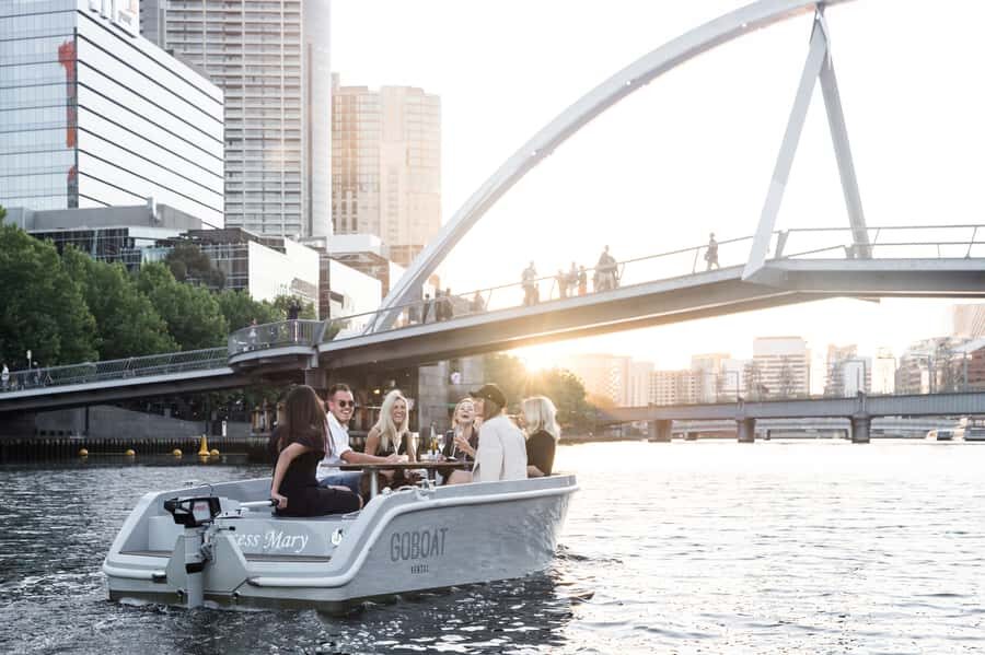 Melbourne: Electric Picnic Boat Rental on the Yarra River - Getting Onboard and Learning the Helm Fast