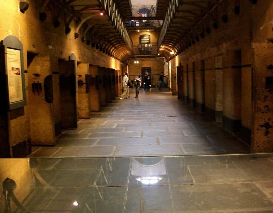 Melbourne: Flexi Pass - Pick 3, 5 or 7 Experiences - Haunted Melbourne: Ghost Tours and Old Gaol at Night