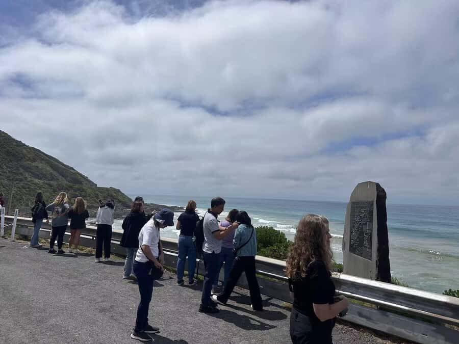 Melbourne: Great Ocean Road Max Highlights & London Bridge - Loch Ard Gorge: the calm counterpoint with turquoise water