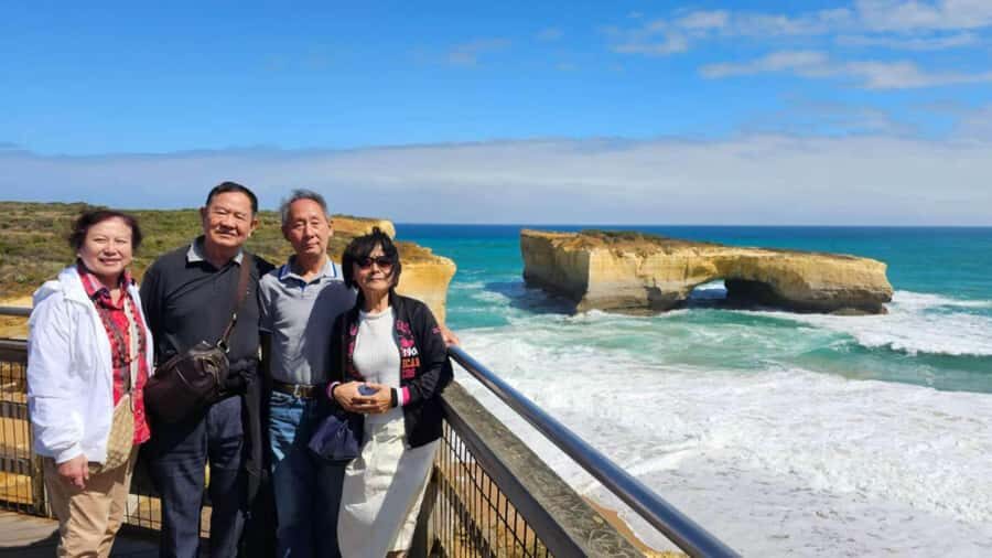 Melbourne: Great Ocean Road Private Day Tour - Split Point to Memorial Arch: where the day’s tone is set