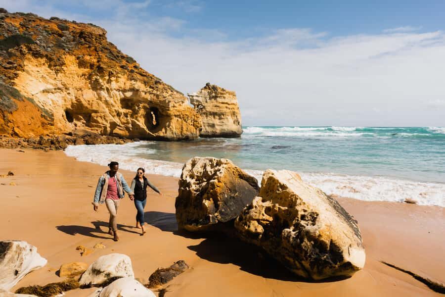 Melbourne: Great Ocean Road & Rainforest Trip - Shipwreck Coast stops and the Twelve Apostles payoff