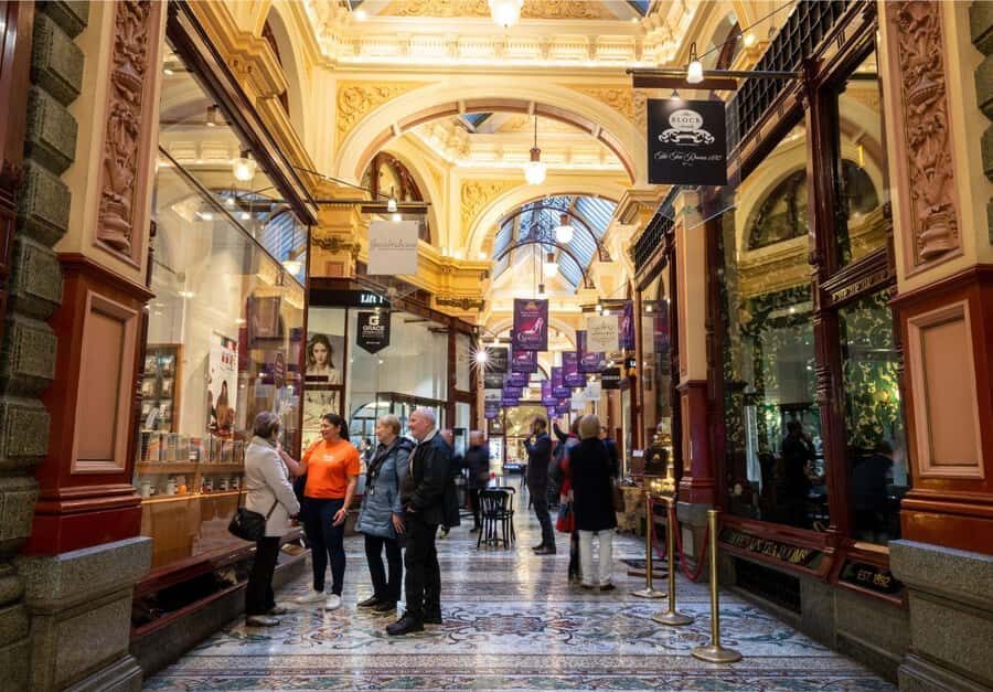 Melbourne: Guided Walking and Foodie Tour - The progressive meal: Four cuisine stops in one flow