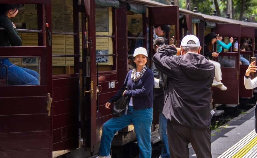 Melbourne: Half-Day Puffing Billy Steam Train Experience - Emerald Lake Park and Lakeside: the slow landing after the steam