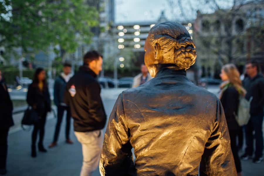 Melbourne: Hidden Bars & Creepy Tales Walking Tour - Guide energy is the secret ingredient