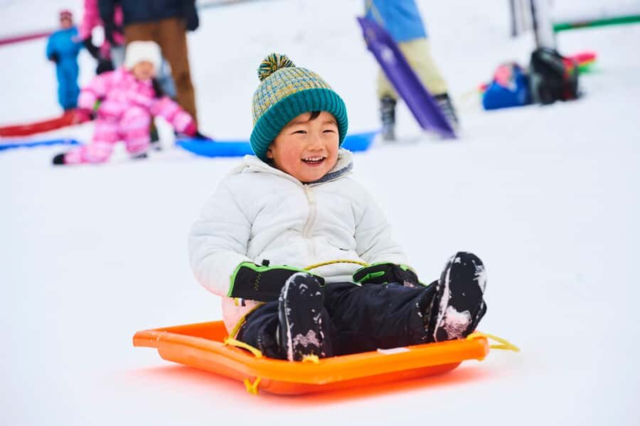 Melbourne: Lake Mountain Snow Day and Waterfalls & Chocolate - Food and lunch: what’s included and what you’ll pay for