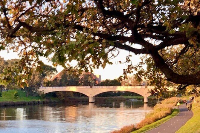 Melbourne Landmark City Tour. Your day Your way Your private tour - Fitzroy Street, Albert Park Lake, and the St Kilda Pier lunch stop