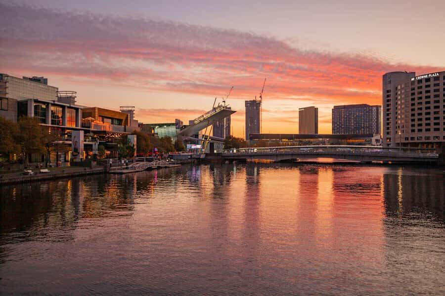 Melbourne: Luxury Sunset Cruise on Yarra River - Southbank to the Yarra: How the 90 Minutes Work