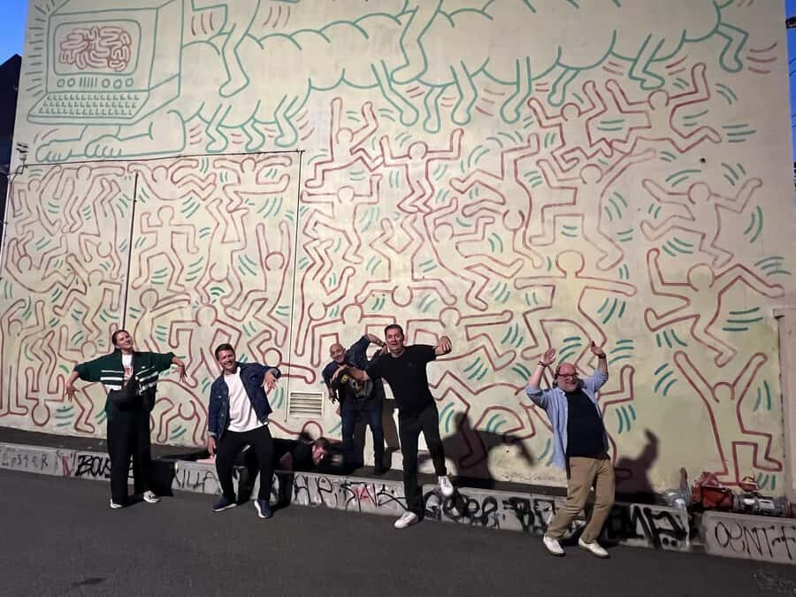 Melbourne Music Venue Pub Crawl with History + 2 Free Drinks - Lulies Tavern start: Americana vibes and your free pot of beer