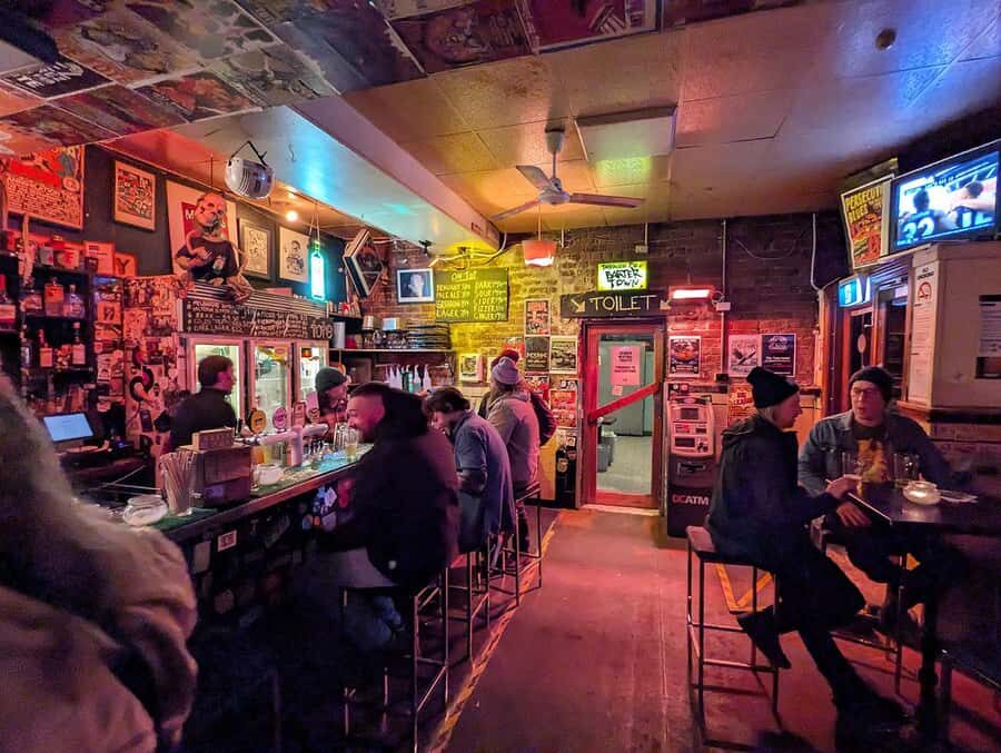 Melbourne Music Venue Pub Crawl with History + 2 Free Drinks - Nighthawks: that sultry late-night vibe plus a free shot