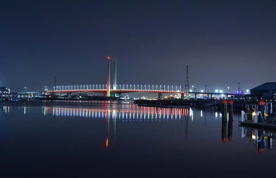Melbourne: Nighttime Private City Tour with Transfer & Stops - Yarra River Photo Stop: Getting That City-At-Water Perspective