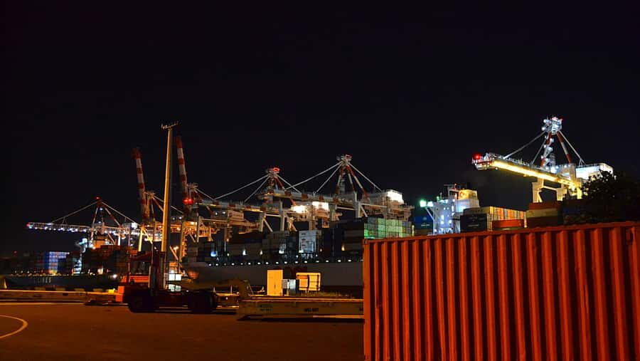 Melbourne: Nighttime Private City Tour with Transfer & Stops - Williamstown at Night: Port-Town Atmosphere and a Short Walk