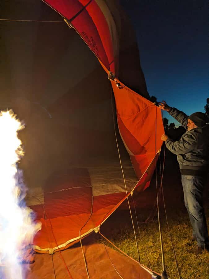 Melbourne Premium Balloon Flight 5-Star Champagne Breakfast - Safety Briefing and Getting Ready for Takeoff