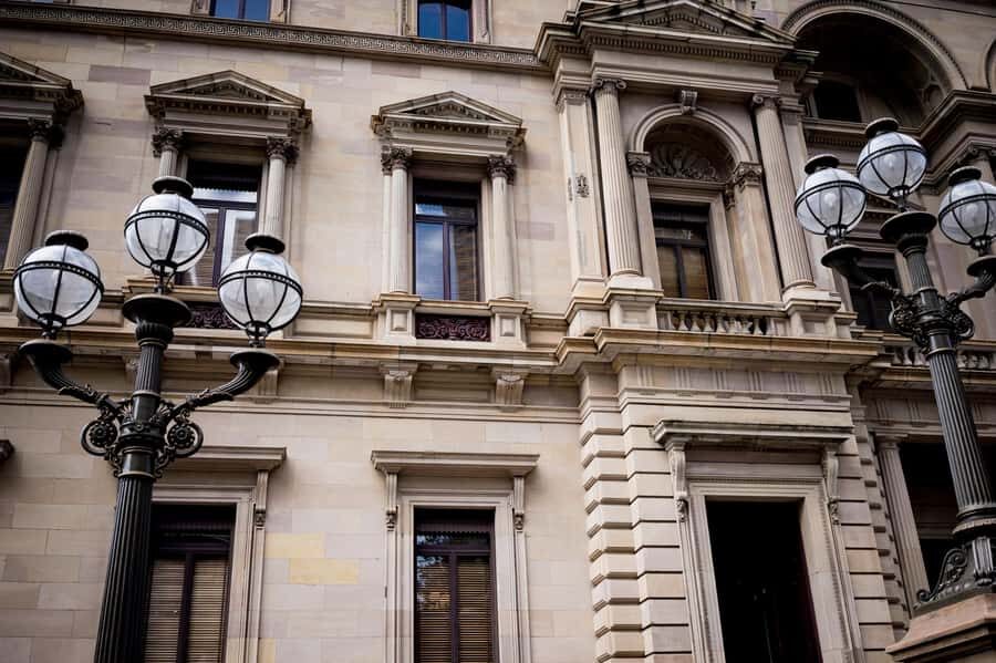 Melbourne: Private Bites & Sights Tour w/ Observation Deck - A 3-Hour Plan for Coffee, Street Art, and Sky Views