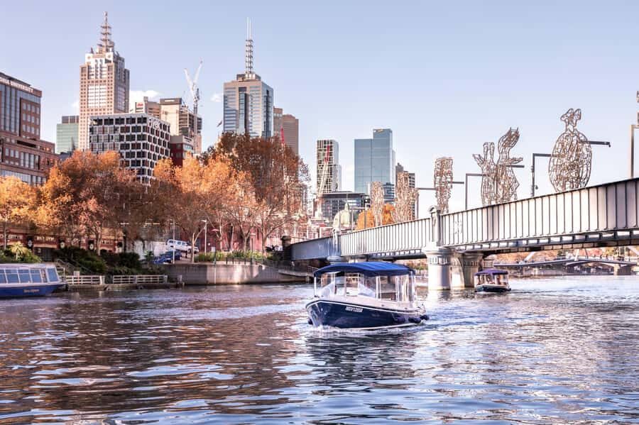 Melbourne: Private Yarra River Cruise w/ Cheese & Wine - The 90-minute route: Crown Casino, Southbank, and low bridges