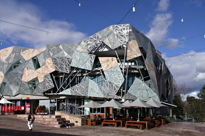 Melbourne Sightseeing Tour in Small Group - Collins Street and Federation Square: fashion, European-style streets, and modern Melbourne