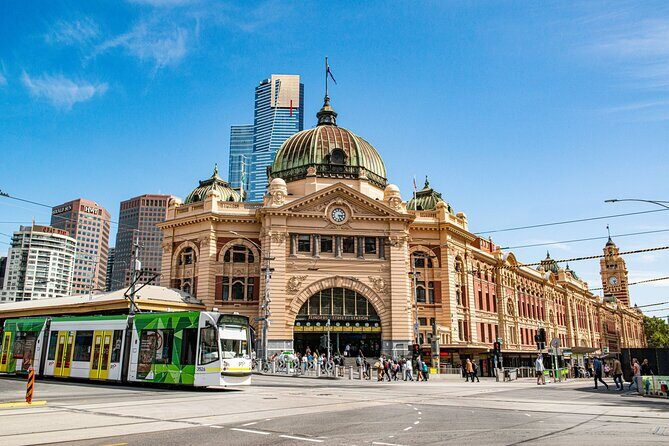 Melbourne Sightseeing Tour in Small Group - Fitzroy Gardens and Cooks’ Cottage: Victorian calm close to downtown