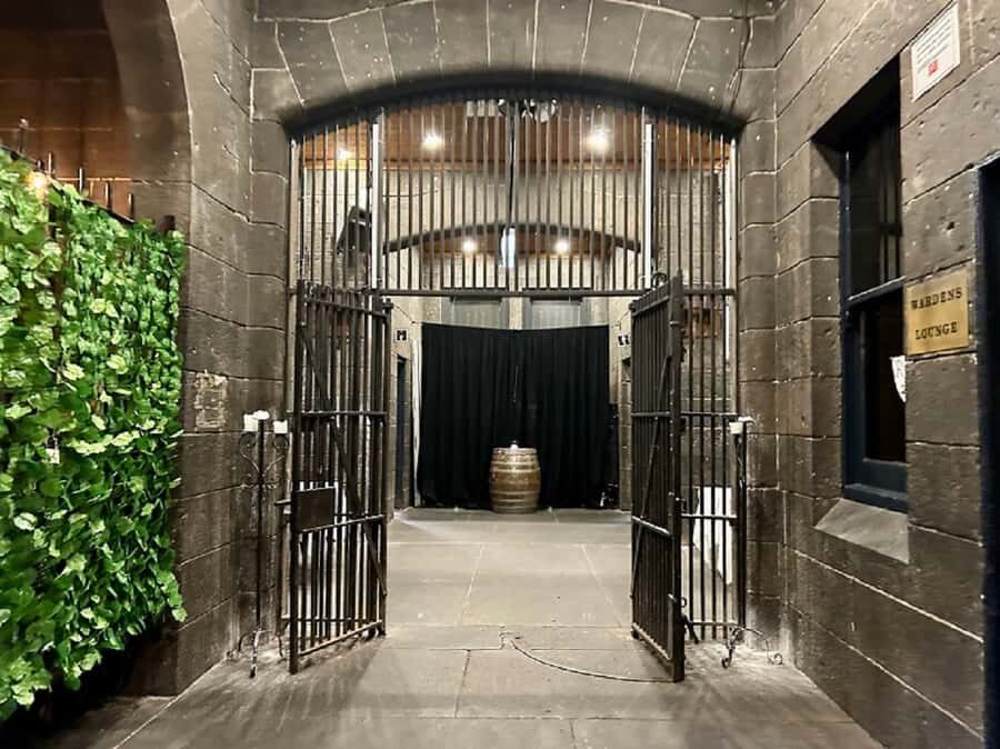 Melbourne: Spirits and Ales Haunted Pub Walking Tour - Why Spirits and Ales works as a Melbourne night out
