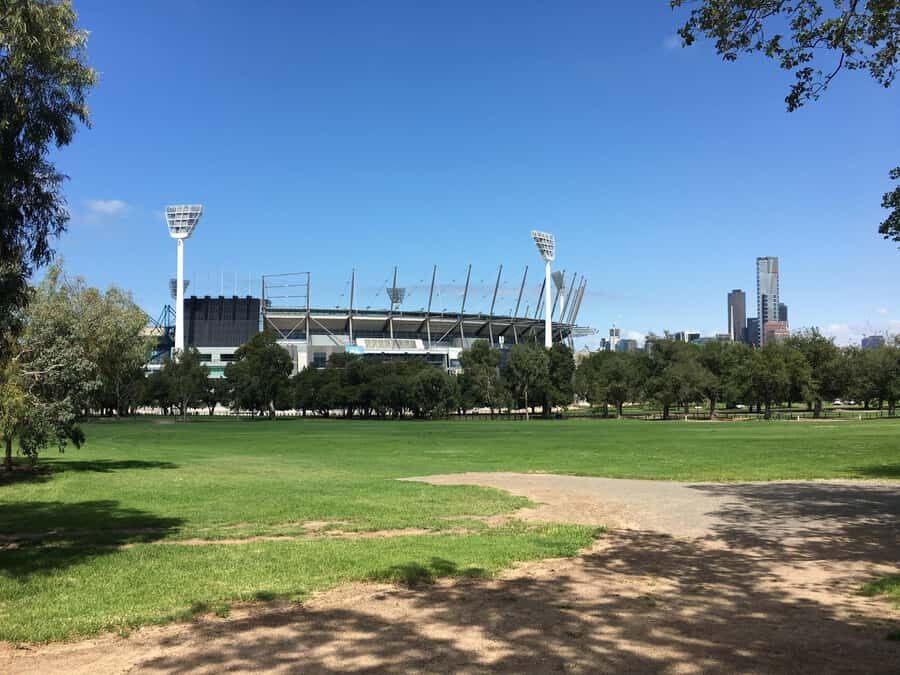 Melbourne Sports Walk - Entering Melbourne’s Sports Precinct on foot